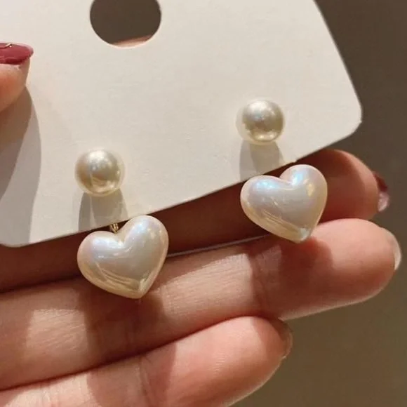 Pearl heart front and back earrings 🤍✨ - Picture 2 of 3